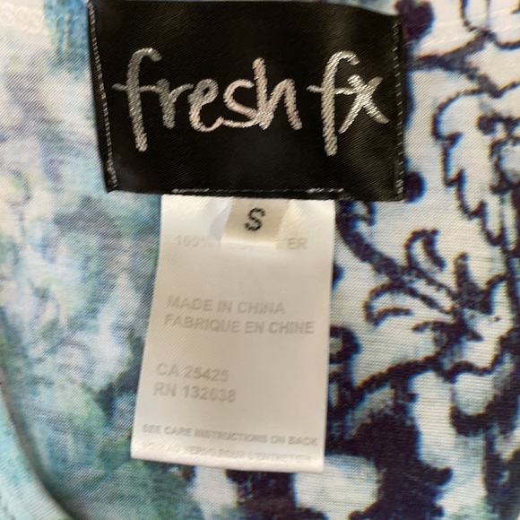 Fresh FX Women’s SZ S Short SleeveV-Neck Peacock Feather Print T-Shirt - Picture 8 of 13